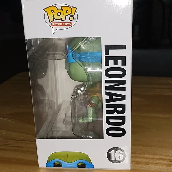 POP HEAD COLLECTIBLE - Picture 2 of 4